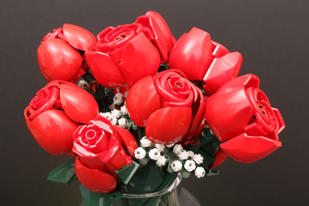 LEGO Botanical Collection 10328 Bouquet of Roses review 1 1024x683